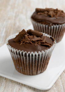 cupcakes de chocolate versão fit